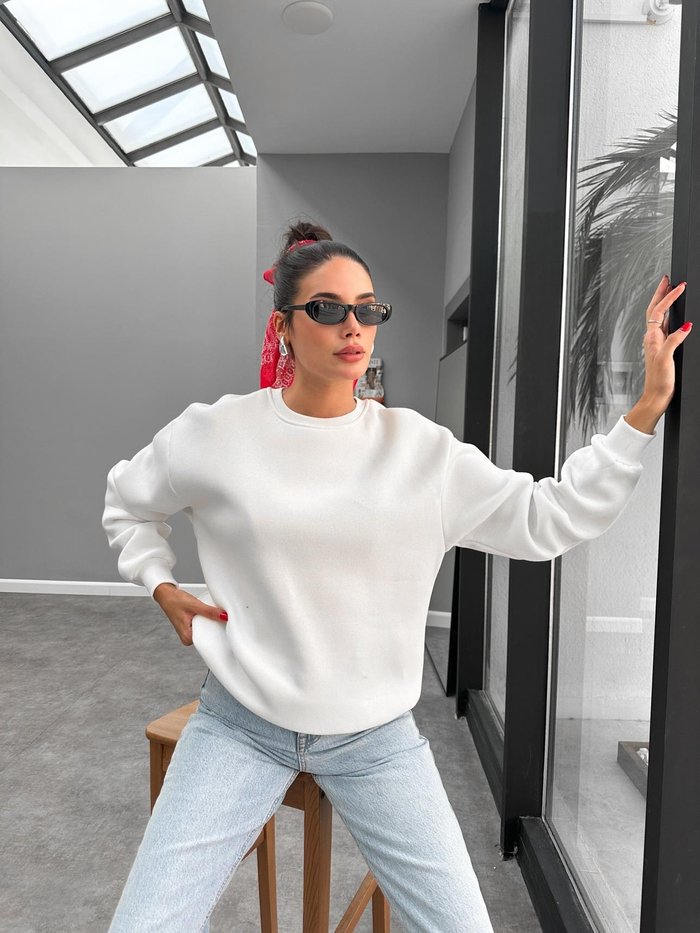 Beyaz Oversize Sweatshirt