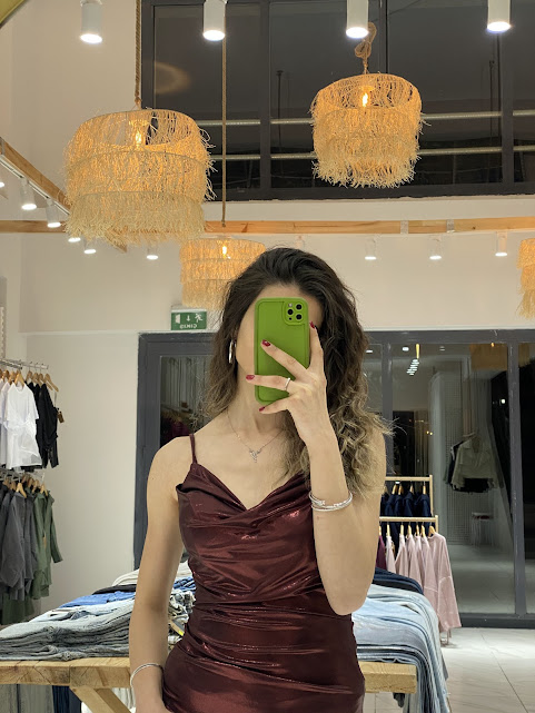Bordo Drapeli Yırtmaçlı Abiye Elbise