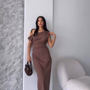 BellaVita Butik Premium Kadın Elbise 2026 Yeni Sezon Şık Keten Tek Omuz Detaylı – Kahverengi & Yeşil