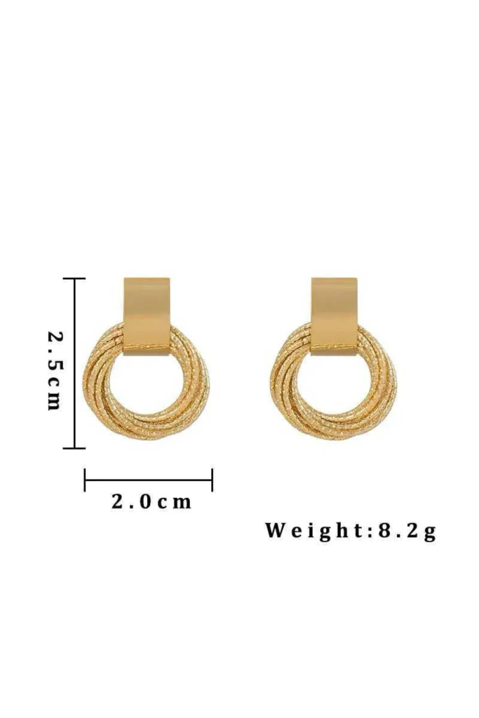 Gold Halka Detaylı Modern Küpe – ürün görseli 4